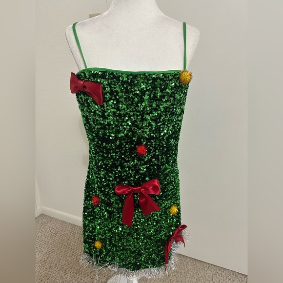 Eyeshadow Green Sequin Dress with Red Accents - Picture 1 of 6